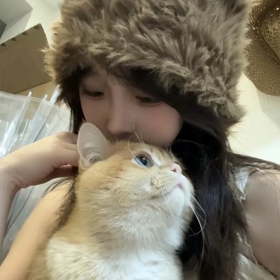 炎热的中午封面
